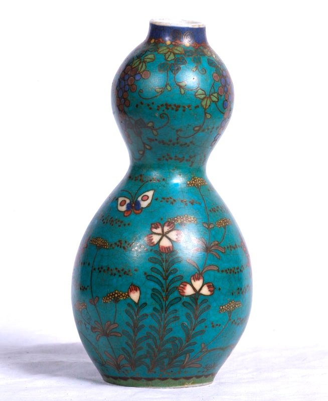 Japon, 19ème - 20ème Siècle - Vase Huluping Aux Papillons Et Fleurs En Cloisonné Sur Céramique-photo-2