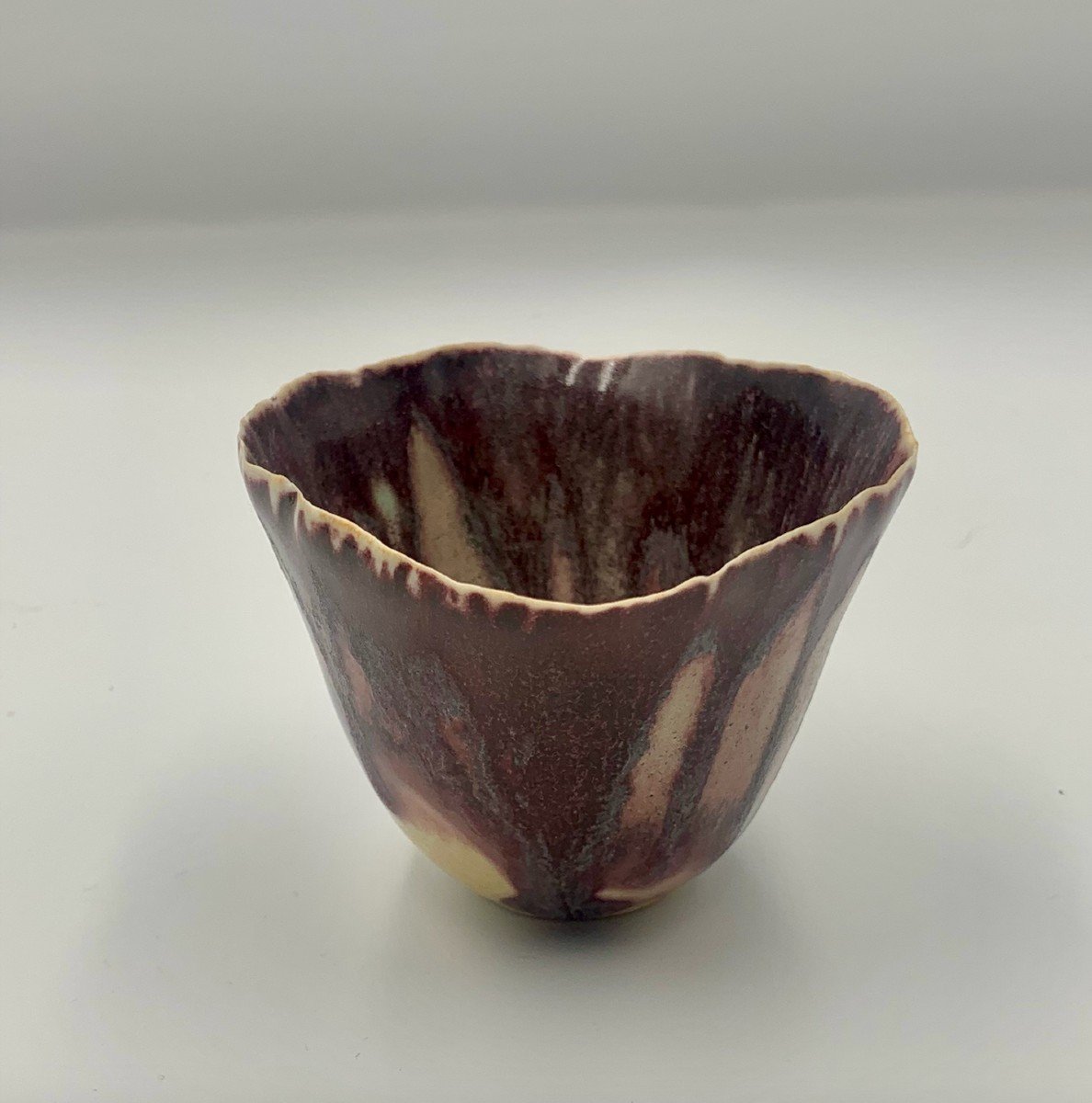 Petite Coupe évasée  En Grès Porcelaineux Violet Et Beige -  école Contemporaine - Style Raku -photo-3