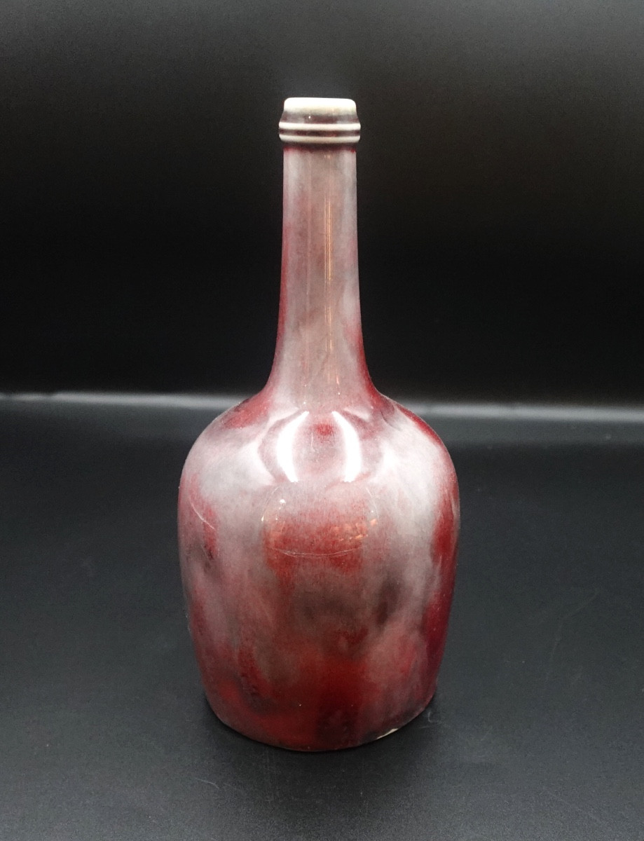 China, Early 20th Century — Oxblood-glazed Red Bottle Vase