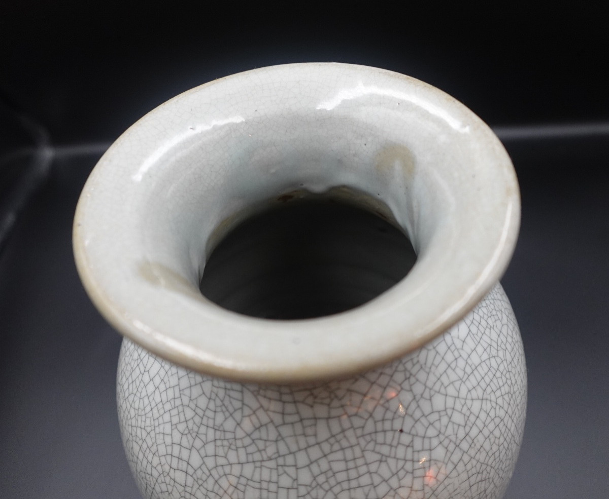 China, 19th Century - Baluster Stoneware Vase With Grey-green Crackled Glaze-photo-3