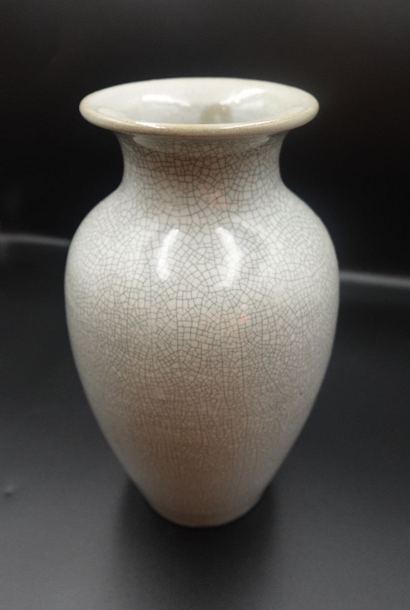 China, 19th Century - Baluster Stoneware Vase With Grey-green Crackled Glaze-photo-4