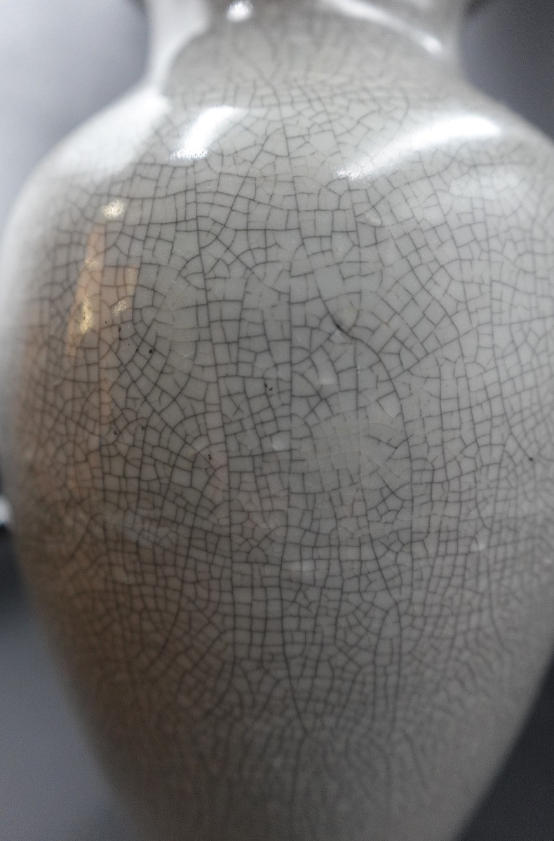 China, 19th Century - Baluster Stoneware Vase With Grey-green Crackled Glaze-photo-7
