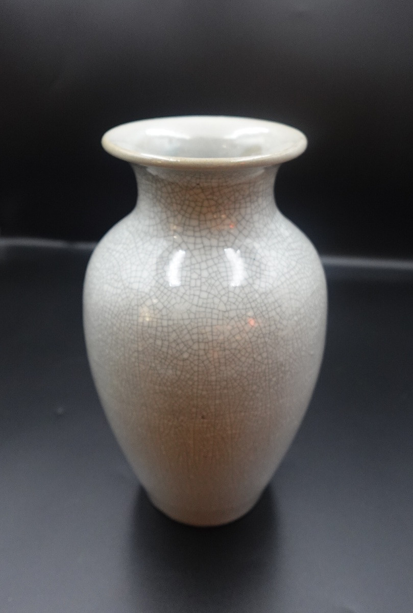 China, 19th Century - Baluster Stoneware Vase With Grey-green Crackled Glaze-photo-8