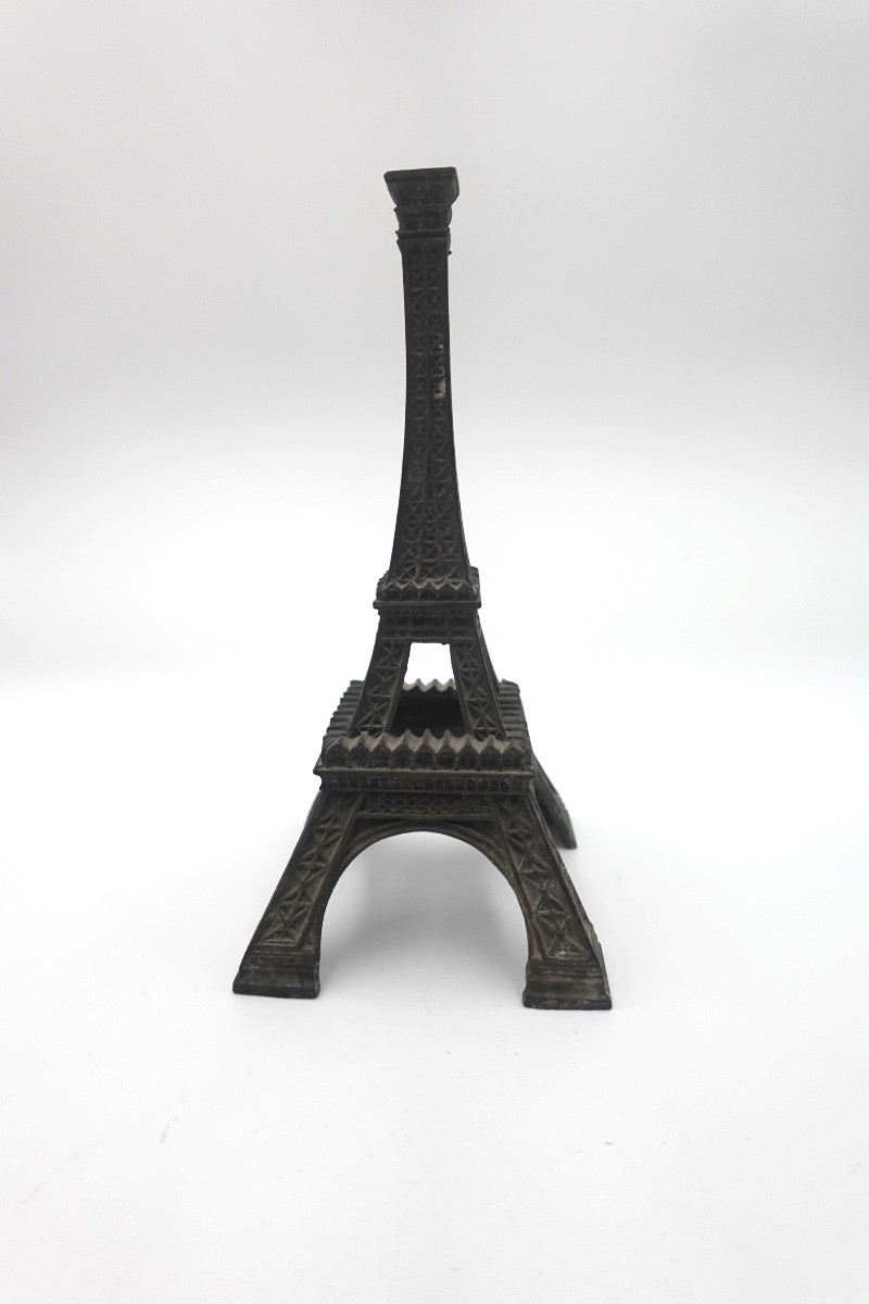 France, fin du 19ème siècle - Tour Eiffel miniature en métal patiné