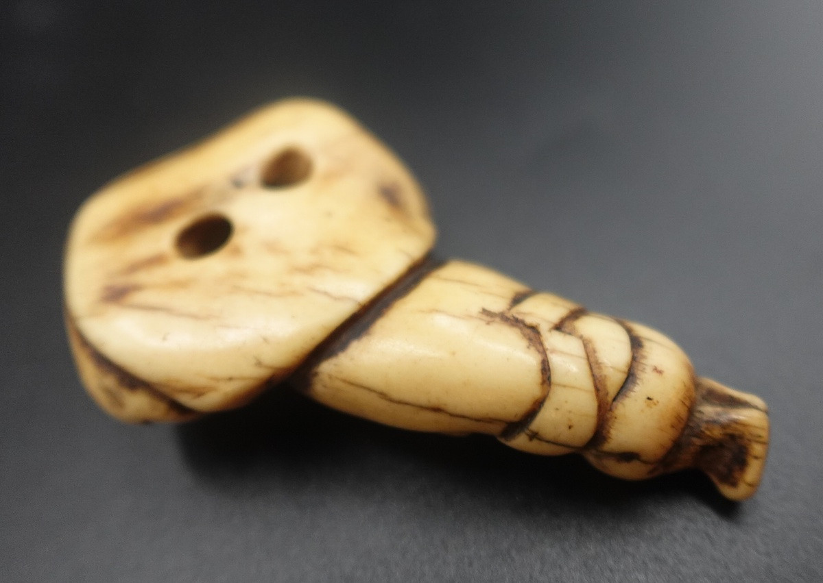 Japon, milieu Époque Edo (1603–1868) - Netsuke shunga en andouiller « porteur aux ballots »-photo-7
