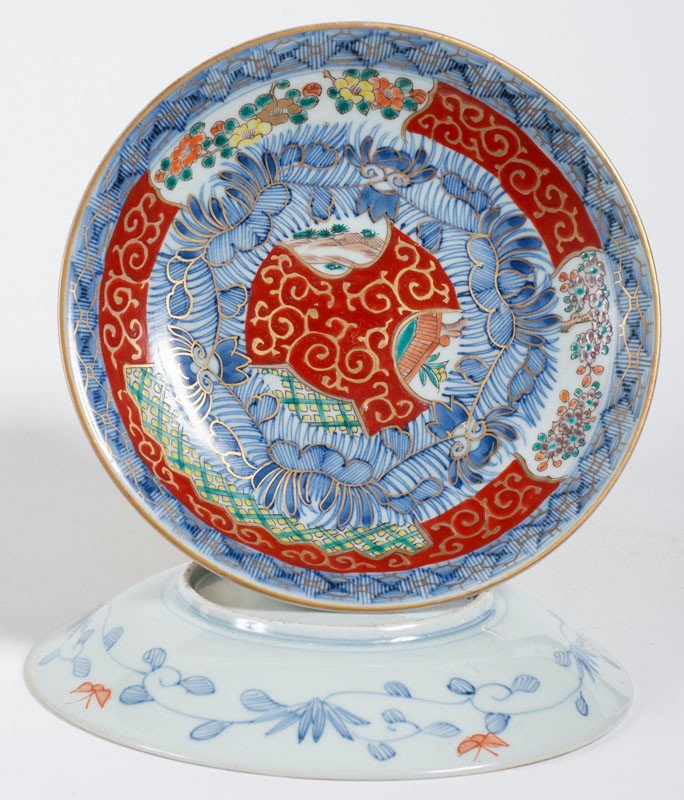 Paire D’assiettes En Porcelaine émaux Polychromes Et Or Style Imari Kinrande, Japon - Arita 19e