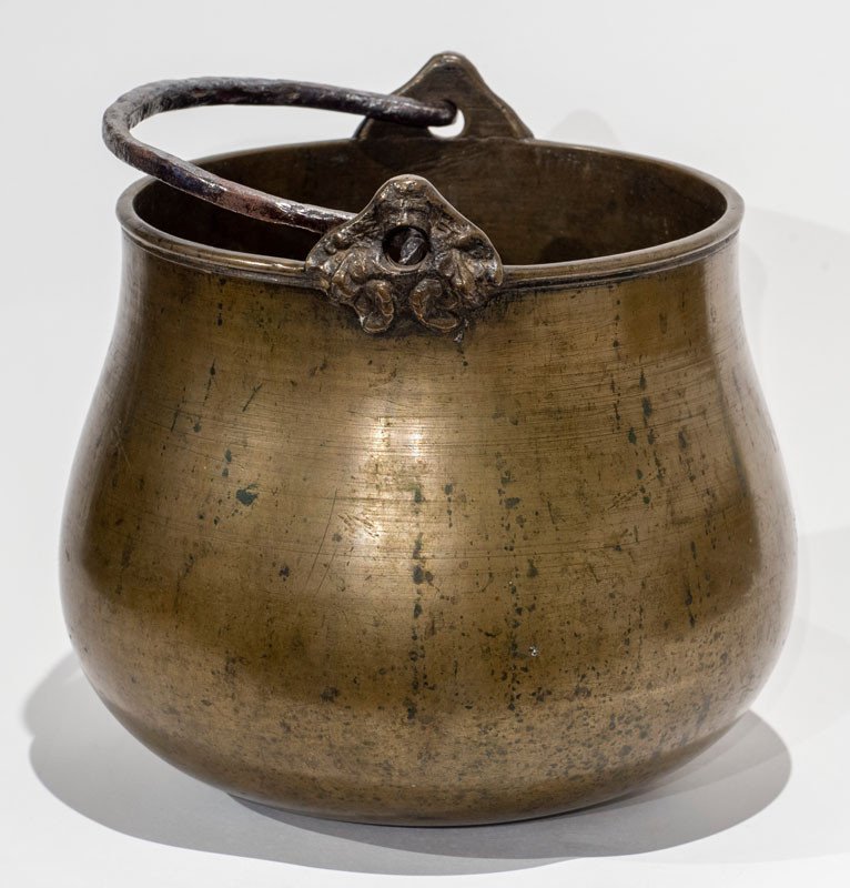 Haute Epoque Cauldron With Mascarons In Patinated Bronze - 17th Century