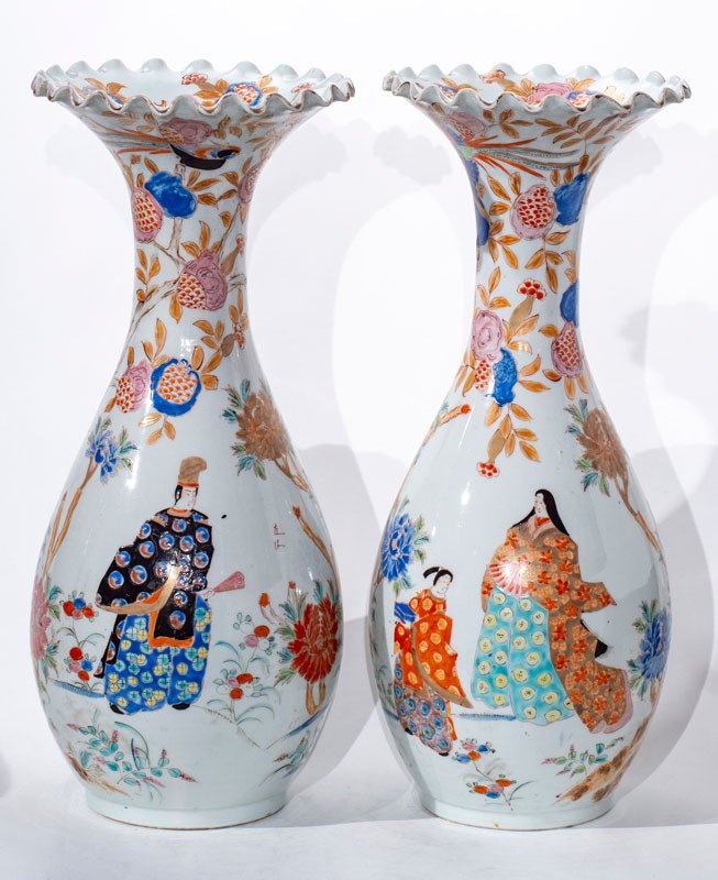 Japan 19th Century - Pair Of Vases Representing A Noble Family In A Garden