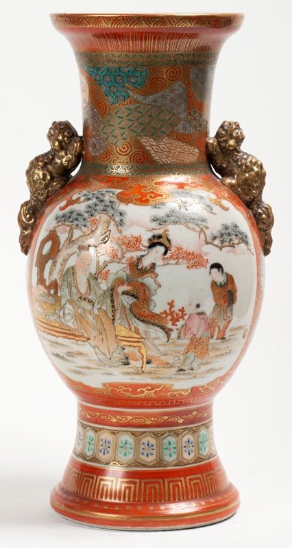 Japon, 19ème Siècle- Fours De Kutani, Vase Balustre.