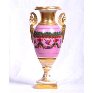 France, Epoque Empire - Vase Rose En Porcelaine à Anses Aux Cariatides