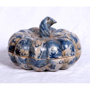 China, Late 19th Century - Porcelain Box Depicting A Pumpkin Or A Squash