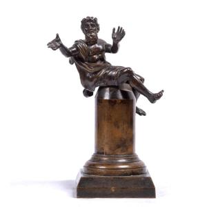 Ecole Du 18ème Siècle - Personnage En Bronze à La Colonne