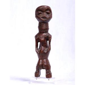 Nigeria - Statue With Ringed Neck In Wood With Brown Patina