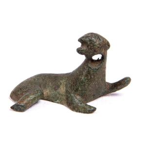 Early Islamic Art - Statuette Of Lying Lioness In Patinated Bronze