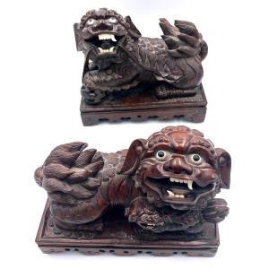 Chine Du Sud Ou Vietnam, Vers 1900 - Couple De Chiens De Fô En Bois Sculpté Et Dents En Os
