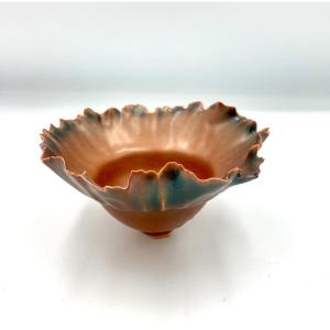 Marie-laure Guerrier (1955) - Enameled Orange Porcelain Cup In The Shape Of A Corolla 