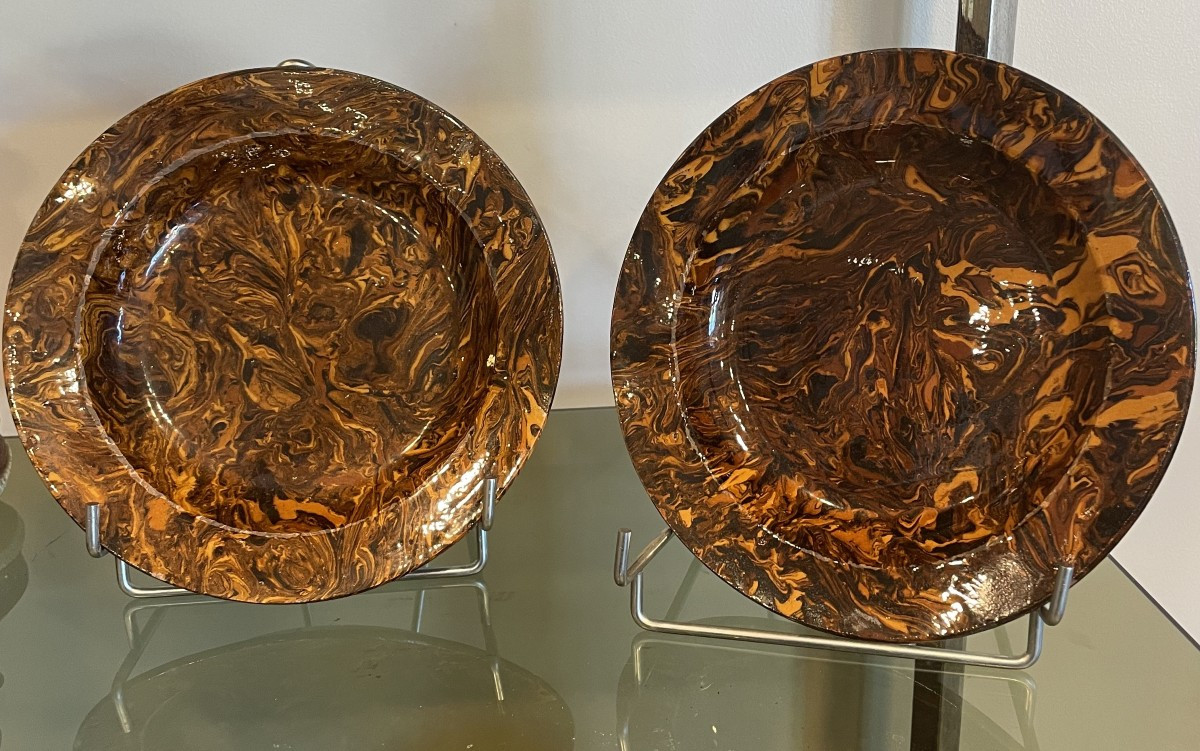 deux assiettes  en  Terre mêlée   faience d ' APT