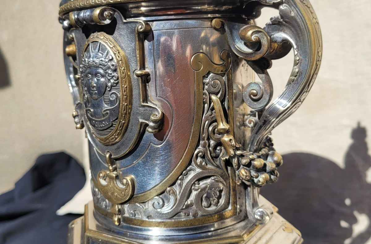 Pair Of Neo-classical 19th Century Silvered And Gilded Bronze Vases -photo-3