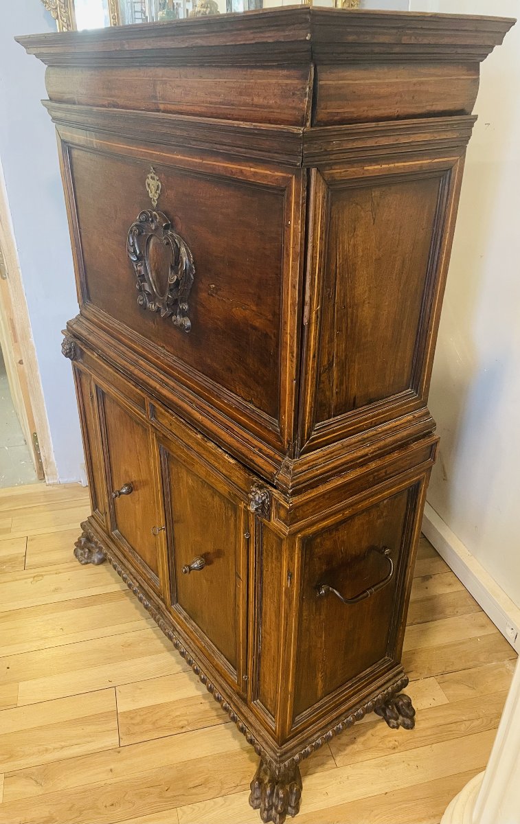Cabinet Meuble italien en noyer  époque XVII eme siécle-photo-1