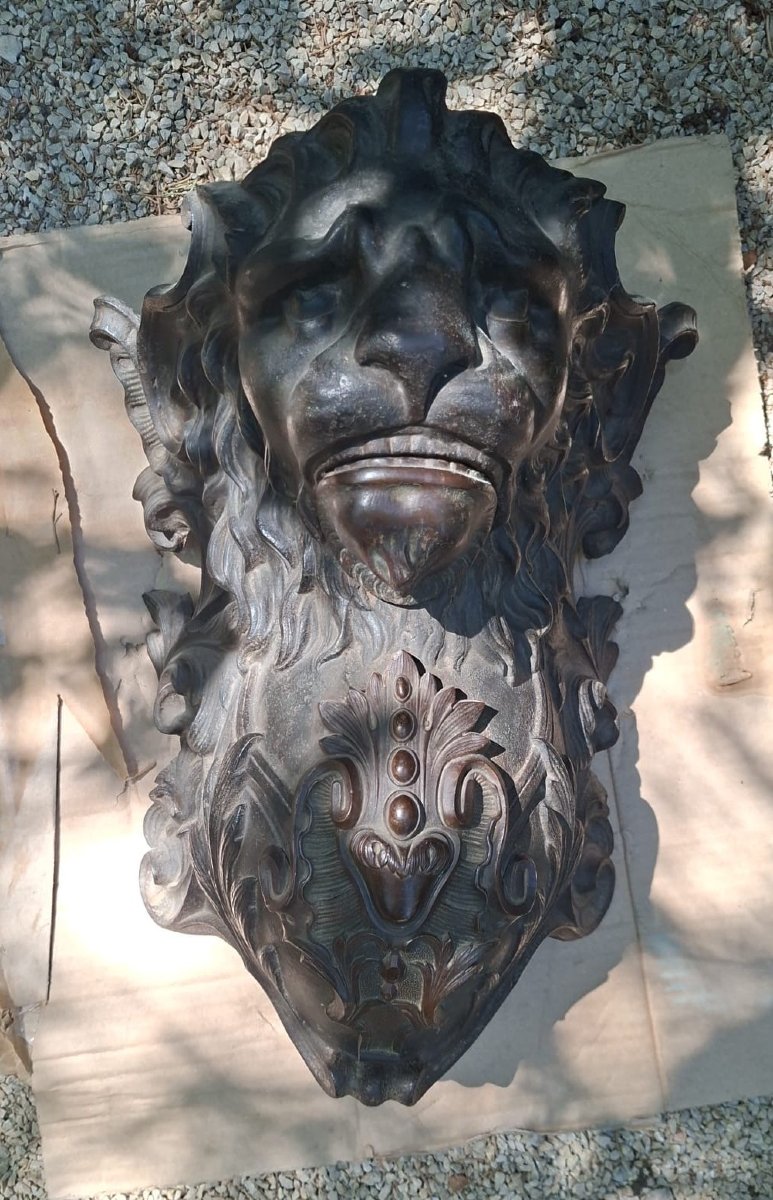 Tête de lion en bronze époque XIX éme siécle 