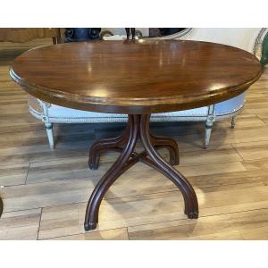 Guéridon  en bois courbé attribué a  Thonet