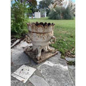   superbe    Vase en fonte époque XIX éme  