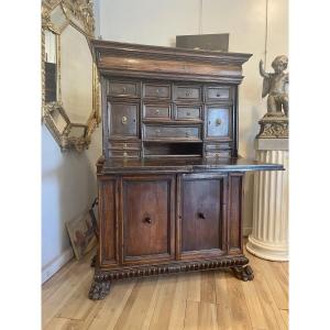 Cabinet Meuble italien en noyer  époque XVII eme siécle