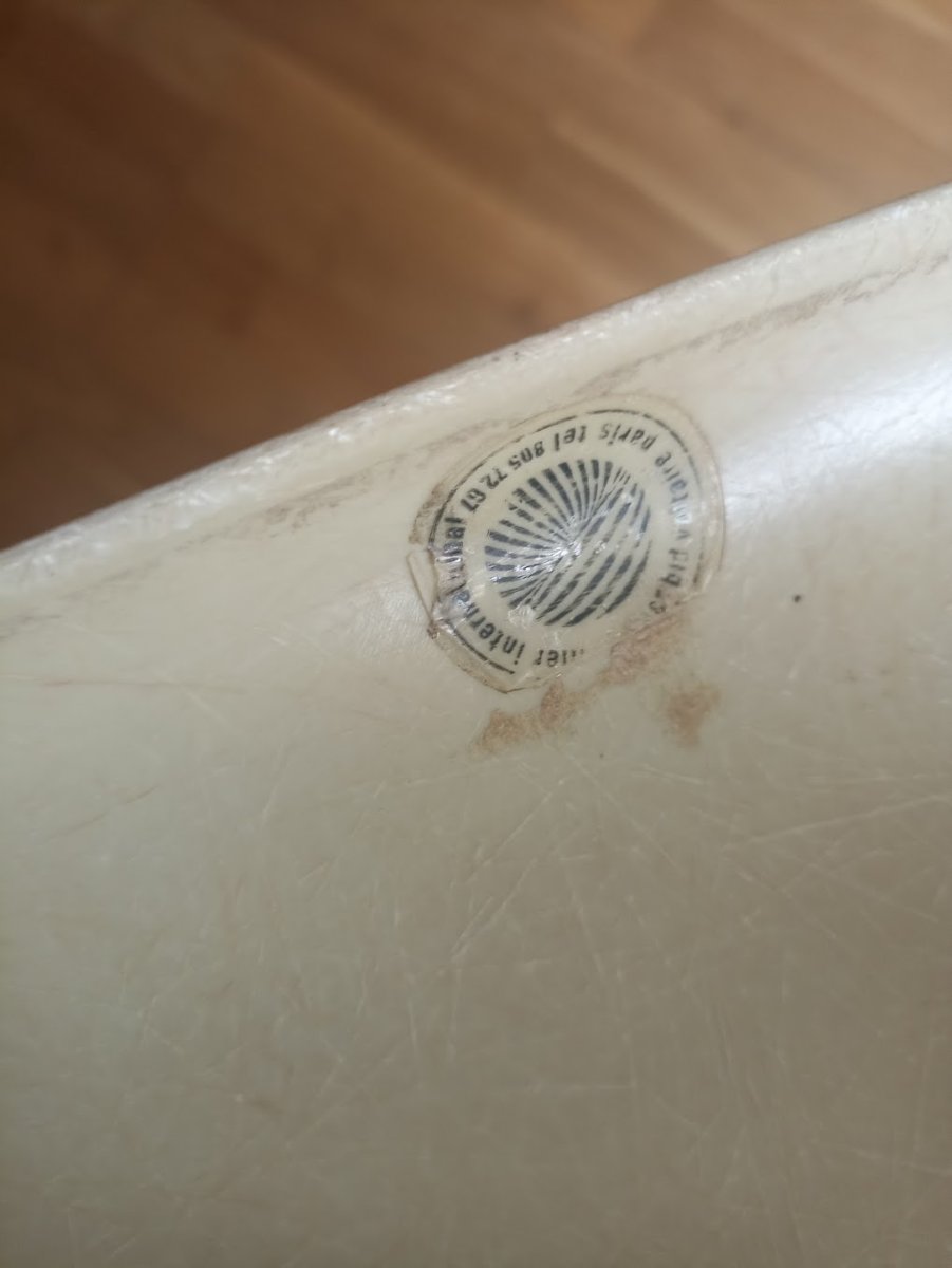 Pair Of Eames Dax Fiberglass Armchairs-photo-1