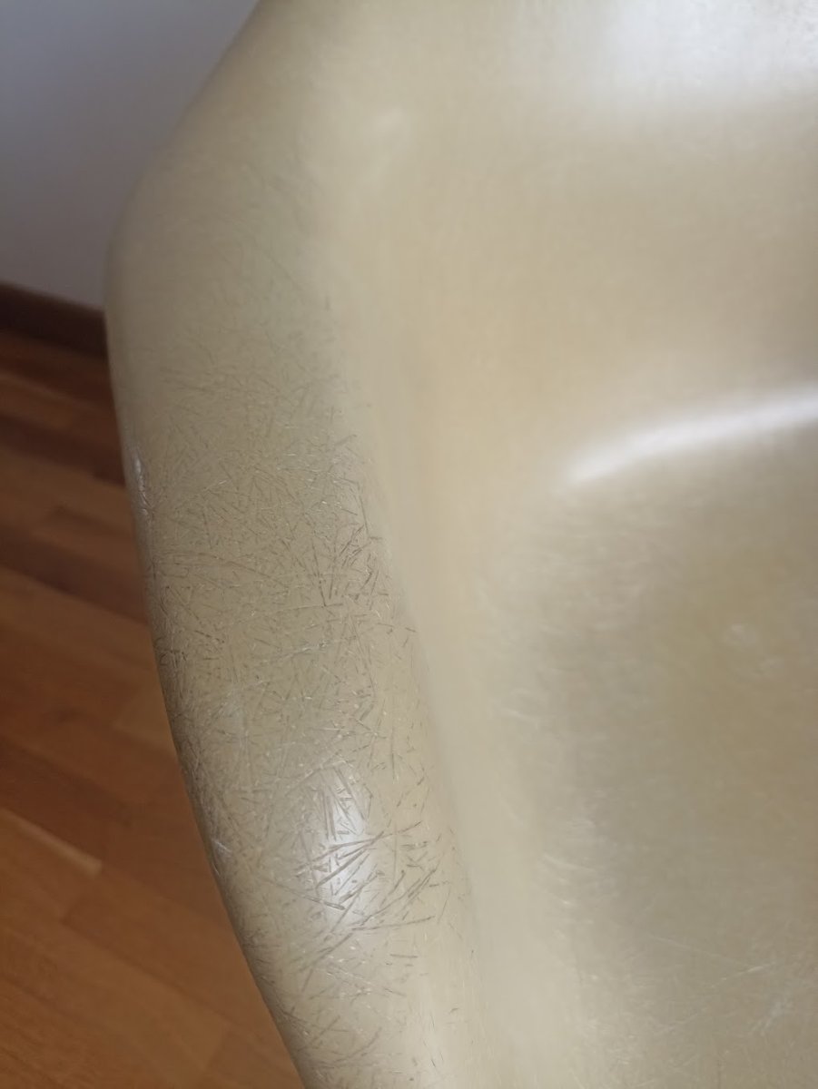 Pair Of Eames Dax Fiberglass Armchairs-photo-3