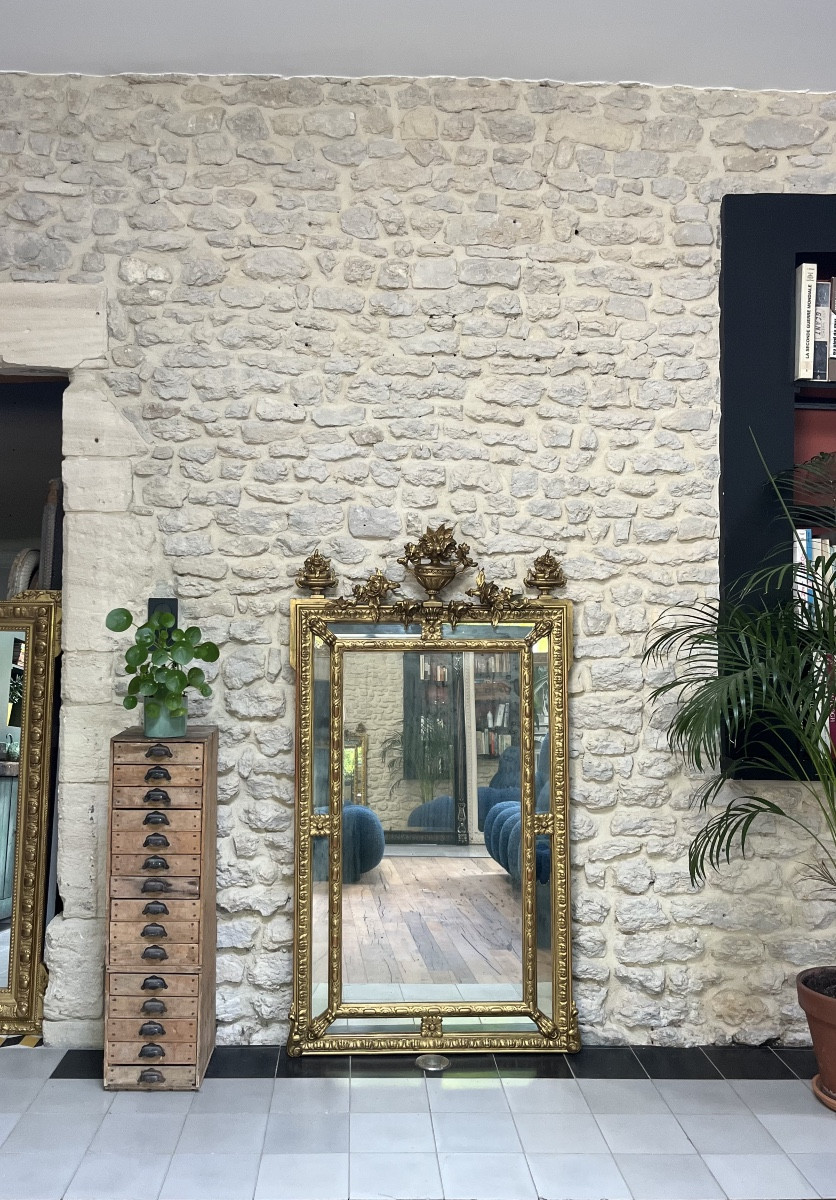 Miroir ancien 151cm à parecloses époque fin 19ème, glaces piquées, parqueté au dos.