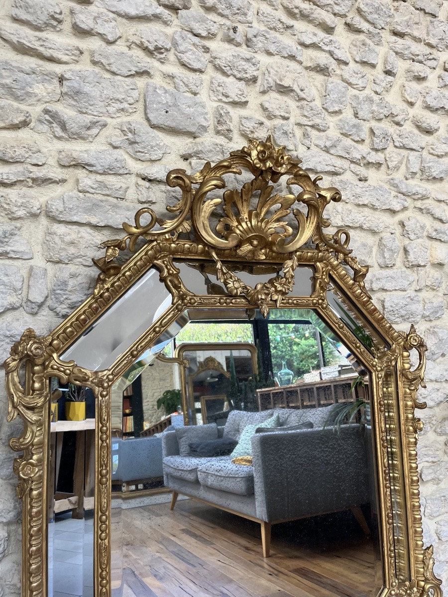 Miroir à pareclose 142,5cm à fronton doré à la feuille d’or glace biseautée, trumeau cheminée-photo-3