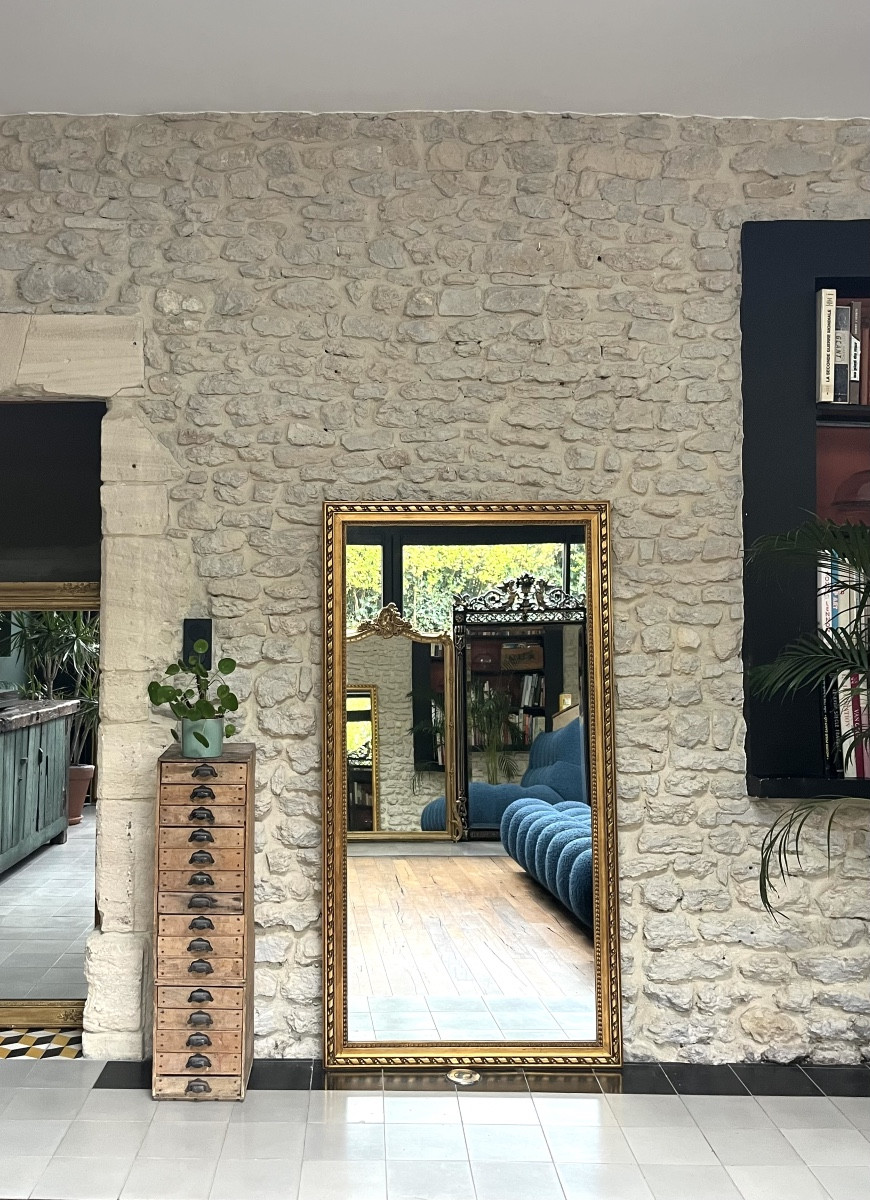 Miroir ancien 1920,étroit, d’entre-deux 166/87,5cm doré à la feuille de cuivre style Louis XVI 