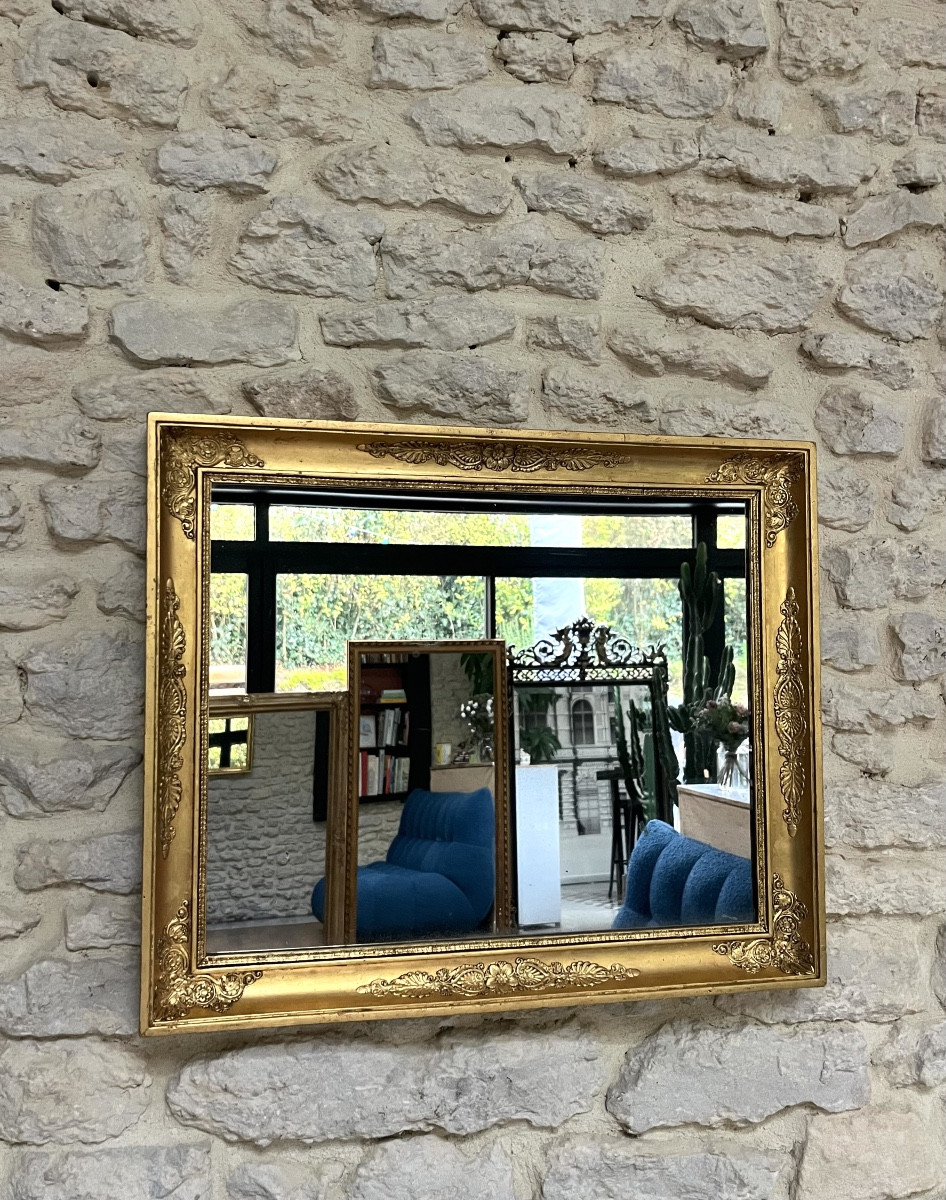 Miroir ancien 61,5/51cm  doré à la feuille d’or à décors palmettes, glace mercure, empire 