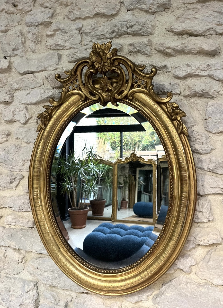Antique Oval Mirror, 70/49.5cm, With A Pediment And Gilded Beading, Featuring Geometric Designs.-photo-1