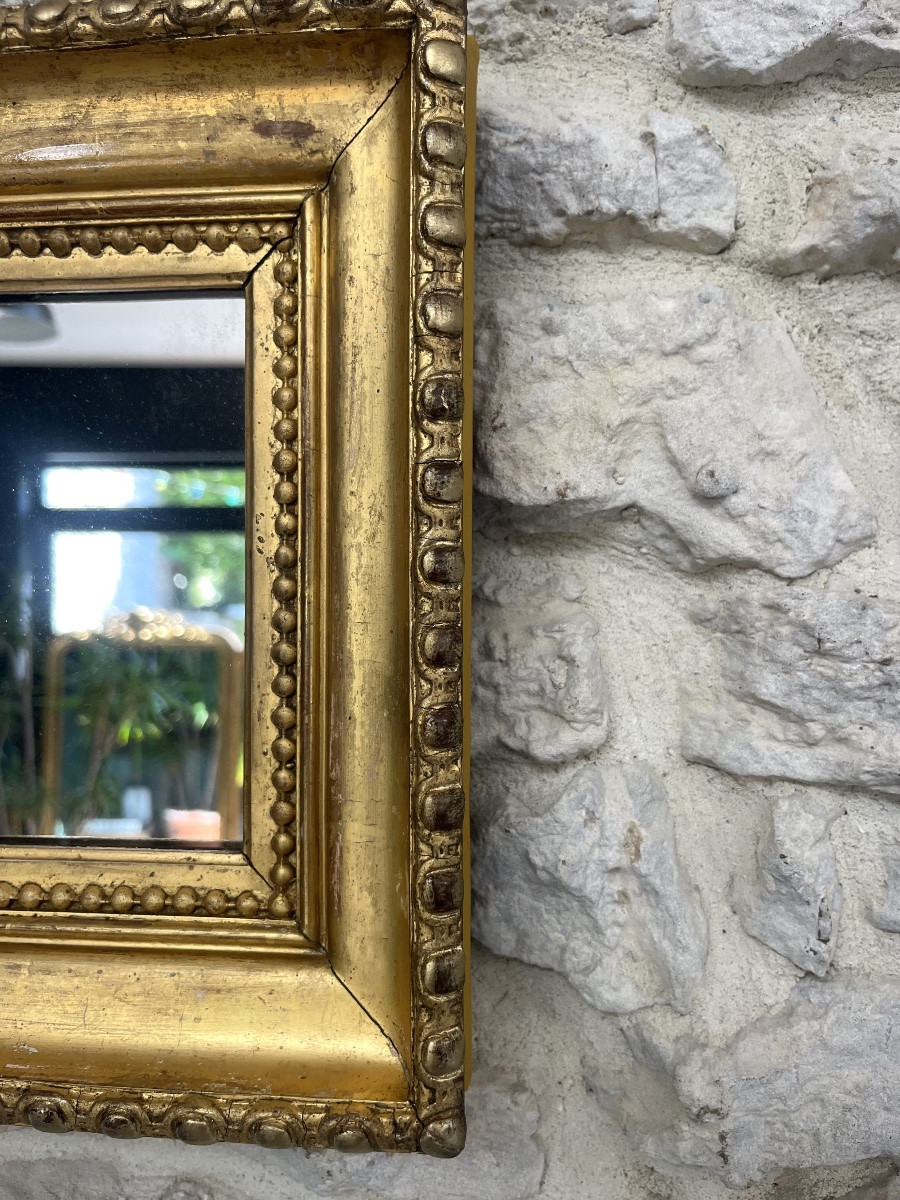 Miroir ancien perlé 30/26cm doré à la feuille doré, glace au mercure, cadre antiquité-photo-1