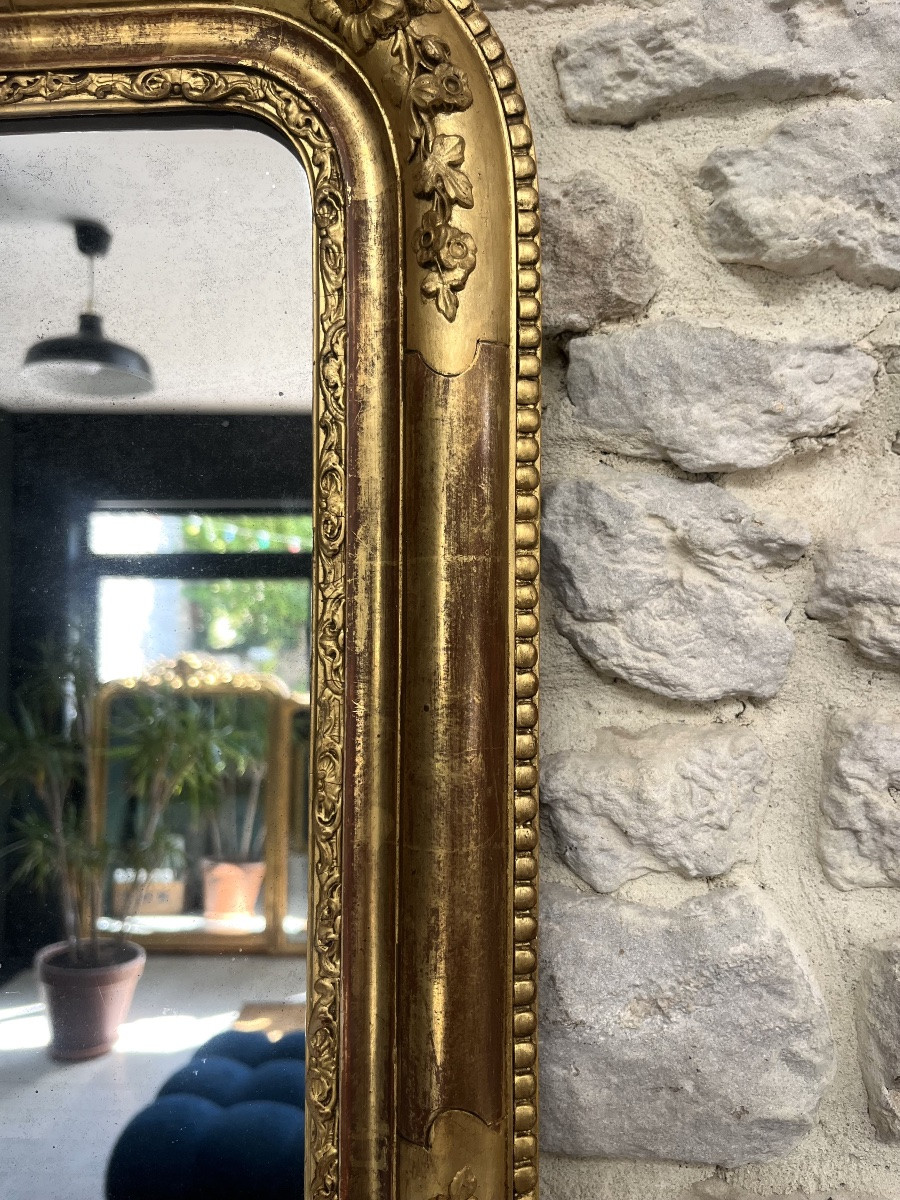 Paire de miroirs anciens Louis-Philippe 52,5/44cm doré à la feuille d’or moulures florales  -photo-1
