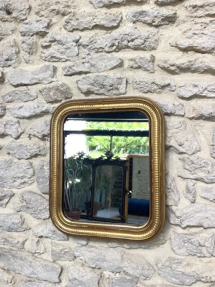 Miroir ancien Louis-Philippe 37,5/31,5cm doré feuille d’or décor géométrique, glace mercure