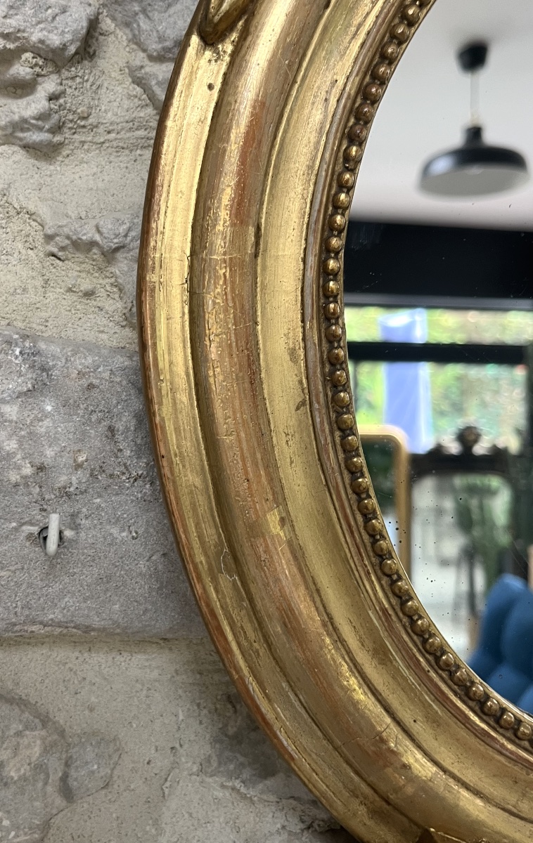Miroir ancien ovale à frontons 49,5/31cm et perlé de style Louis XVI doré feuille d’or, glace -photo-4