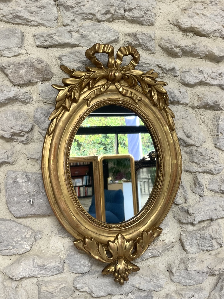 Miroir ancien ovale à frontons 49,5/31cm et perlé de style Louis XVI doré feuille d’or, glace -photo-2