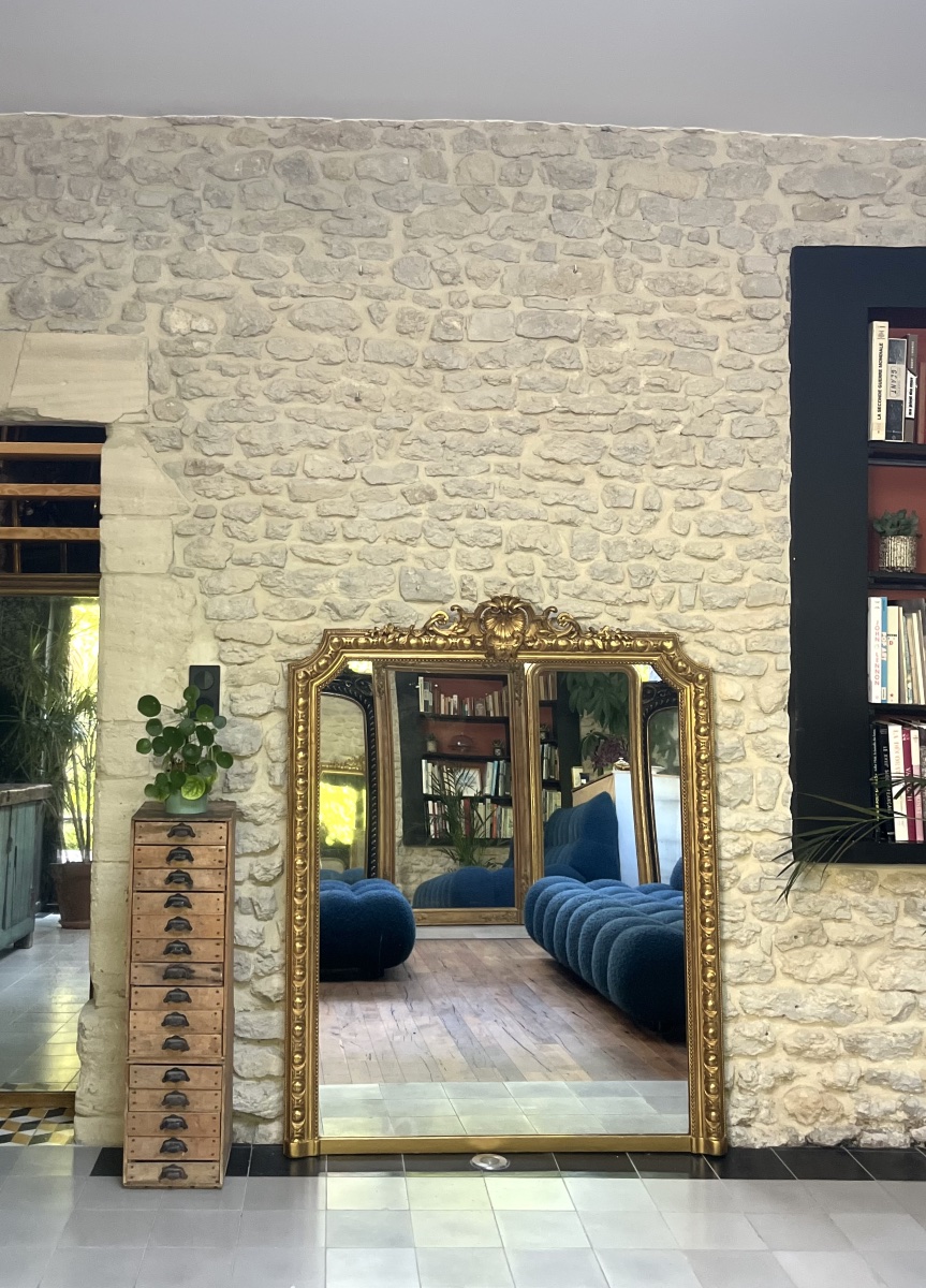 Miroir ancien de cheminée et perlé 150,5/120cm doré à la feuille d’or, trumeau cheminée, glace 