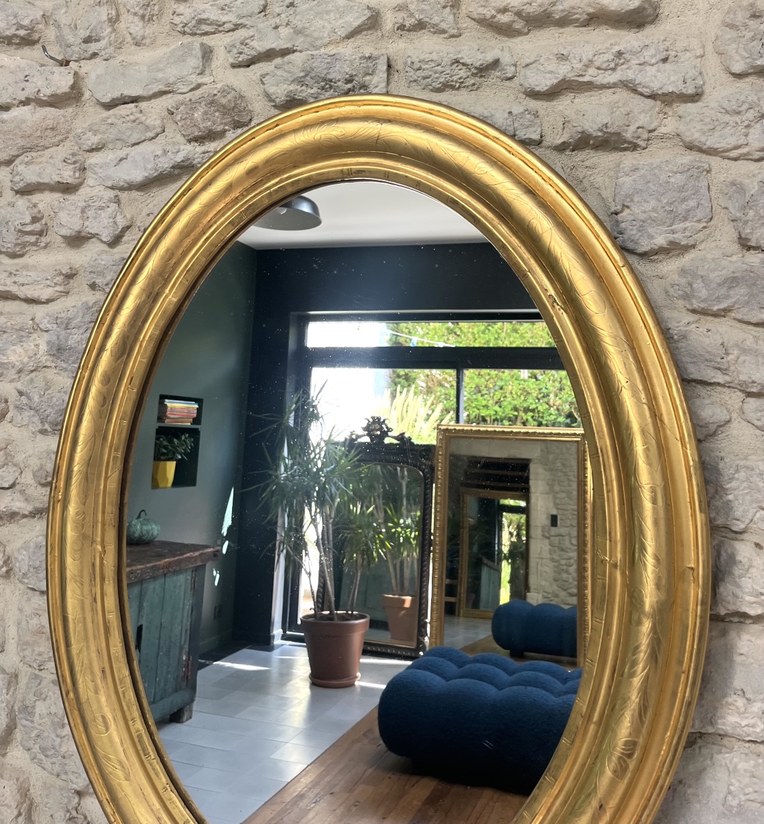 Oval Mirror, 83.5 X 65 Cm, Gilded With Gold Leaf And Featuring A Floral Design; Antique Mirror From The Late 19th To Early 20th Century-photo-2