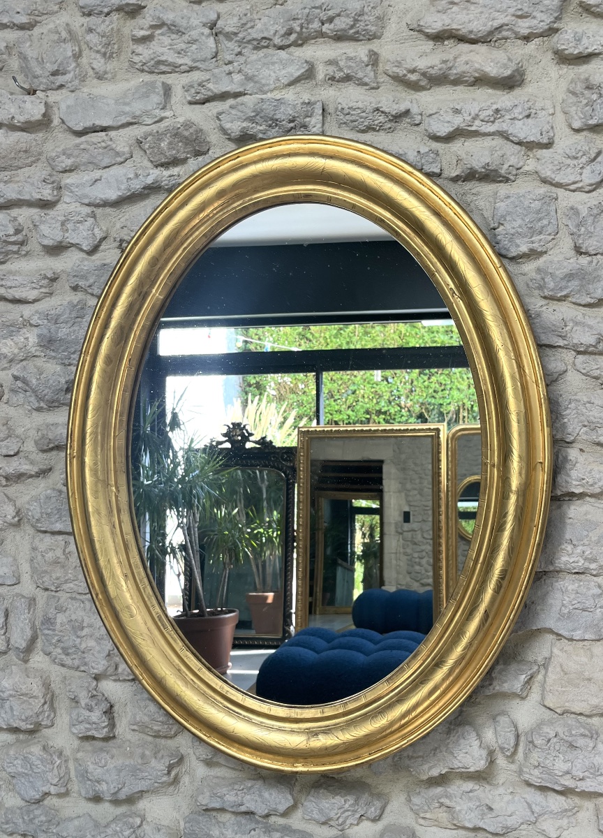 Oval Mirror, 83.5 X 65 Cm, Gilded With Gold Leaf And Featuring A Floral Design; Antique Mirror From The Late 19th To Early 20th Century