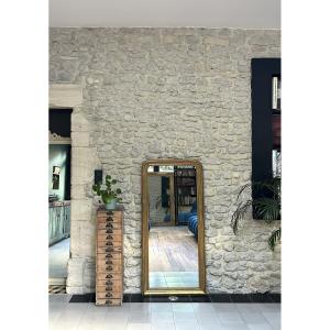 Miroir ancien Louis-Philippe 141,5cm/66cm doré à la feuille d’or glace au mercure , trumeau. 