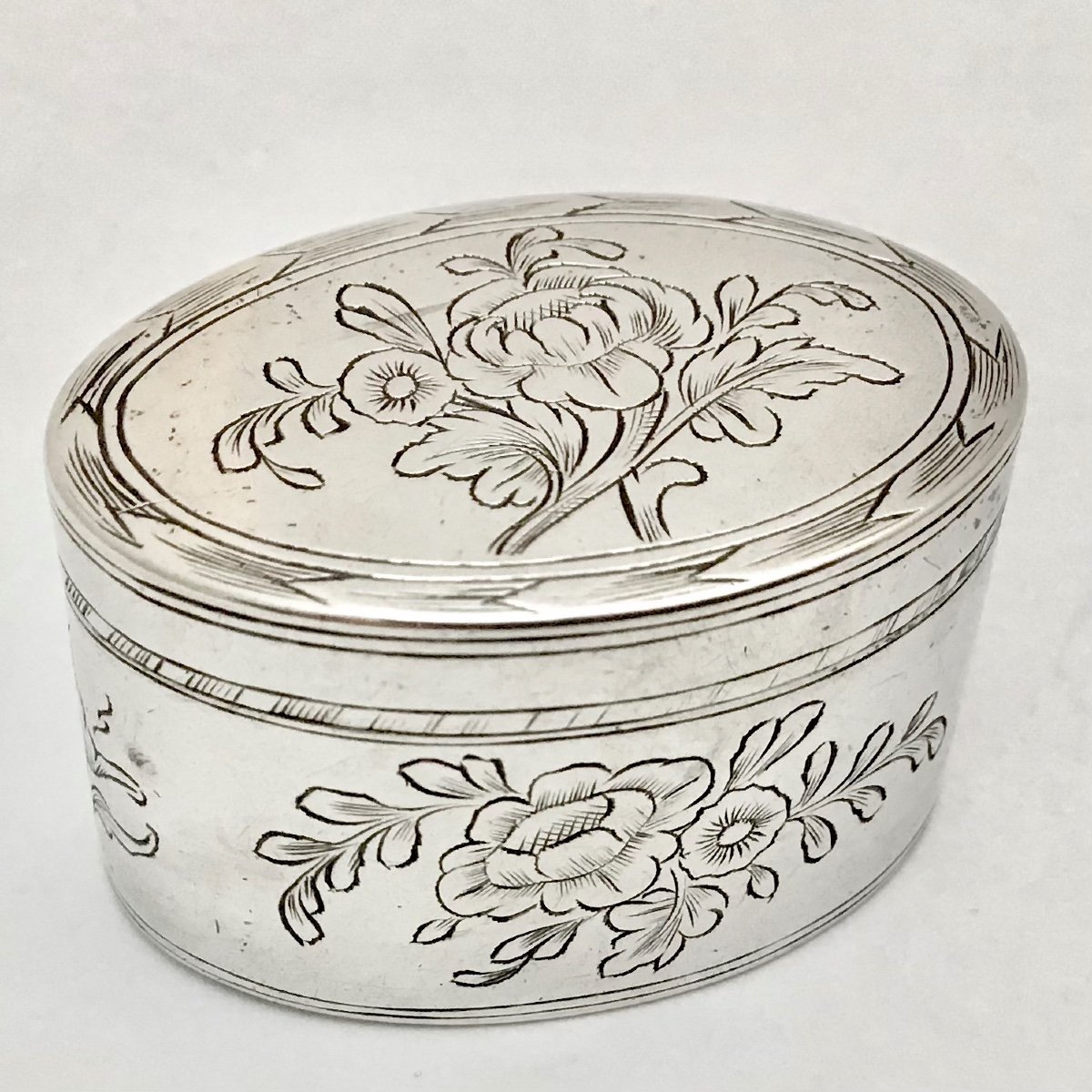 Liège 1793, Boîte à Mouche Ou Eau De Reine De Hongrie En Argent Massif
