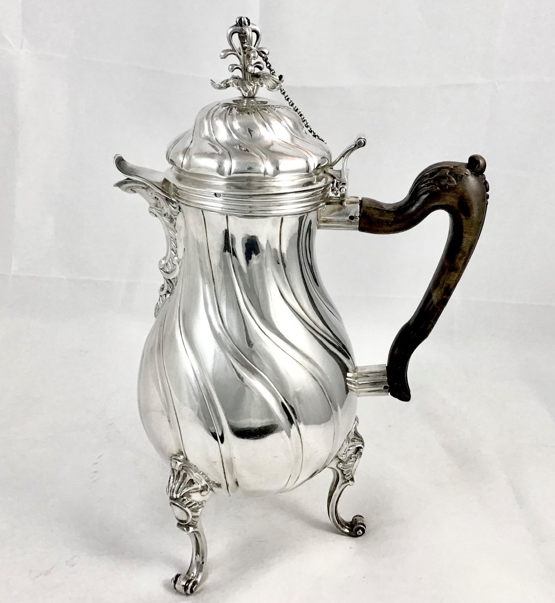 Tournai 1775 , Argent Massif , Cafetière Louis Quinze, Laurent Detombe 