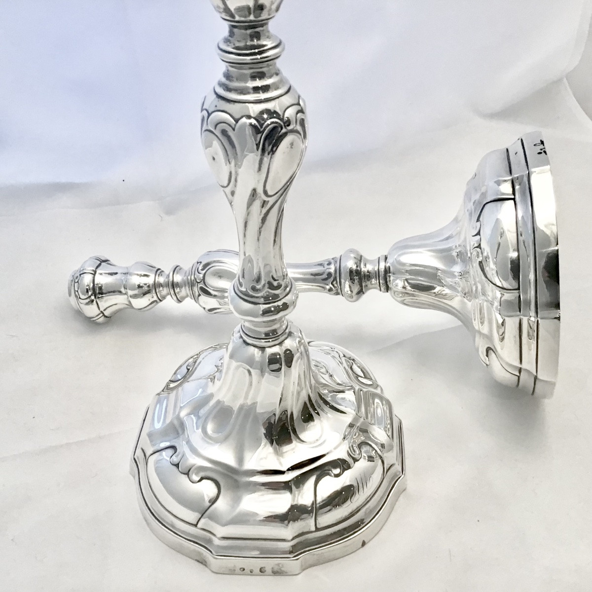 Antwerp 1772, Petrus Hoffinger, Pair Of Louis XV Style Candlesticks In Solid Silver -photo-2