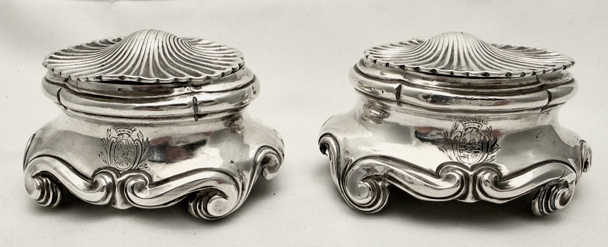 Paris 1746, Pair Of Louis XV Salt Cellars, Solid Silver, Jj. Duhamel, Baron Nau De Champlouis-photo-1