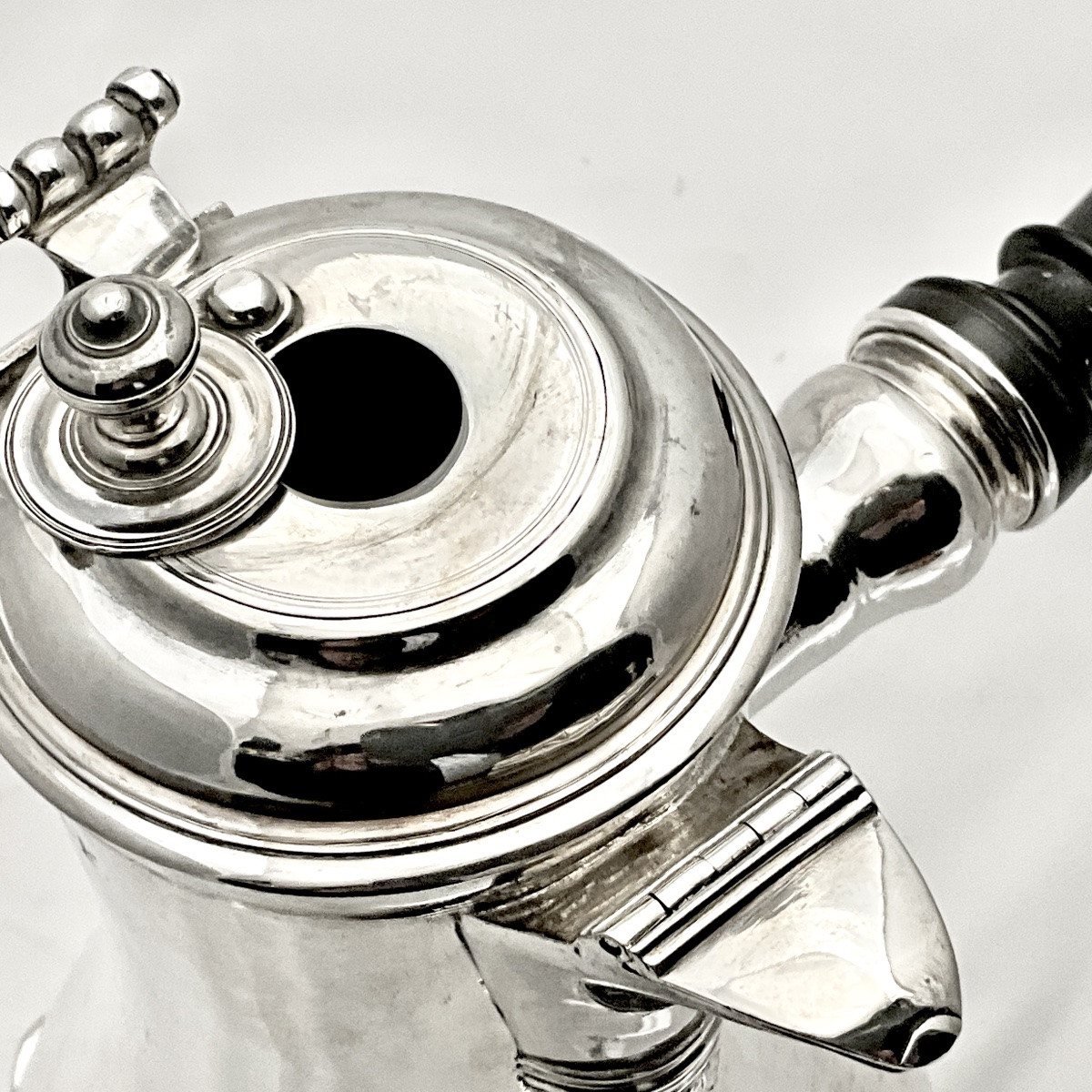 Amiens 1755 , chocolatière, argent massif , Jean Guidé (1717-1780), verseuse tripode cafetière -photo-3