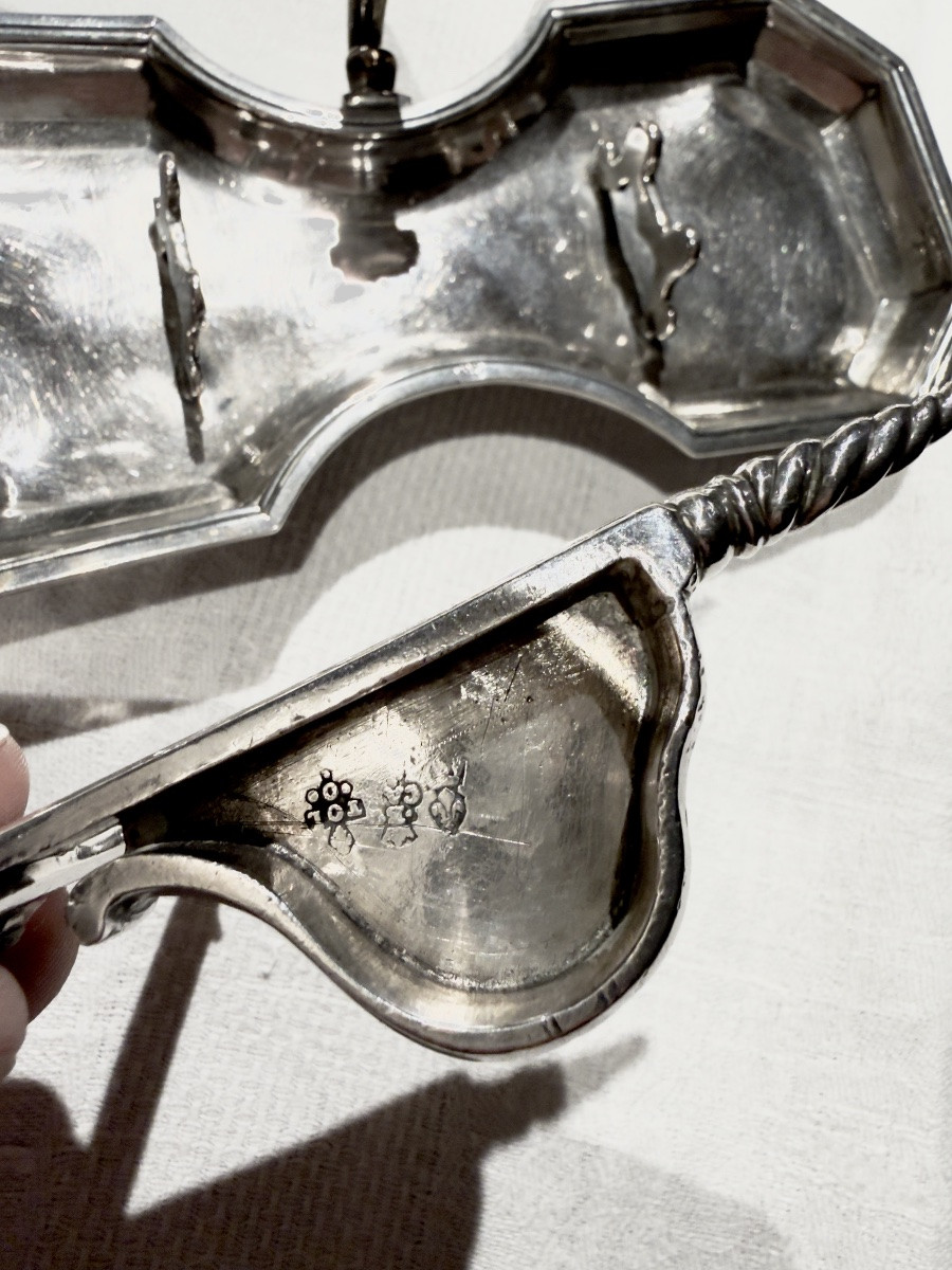 Toulouse 1714, Barthelemy Capdeville , Pair Of Snuffers With Their Original  Tray, Silver-photo-2