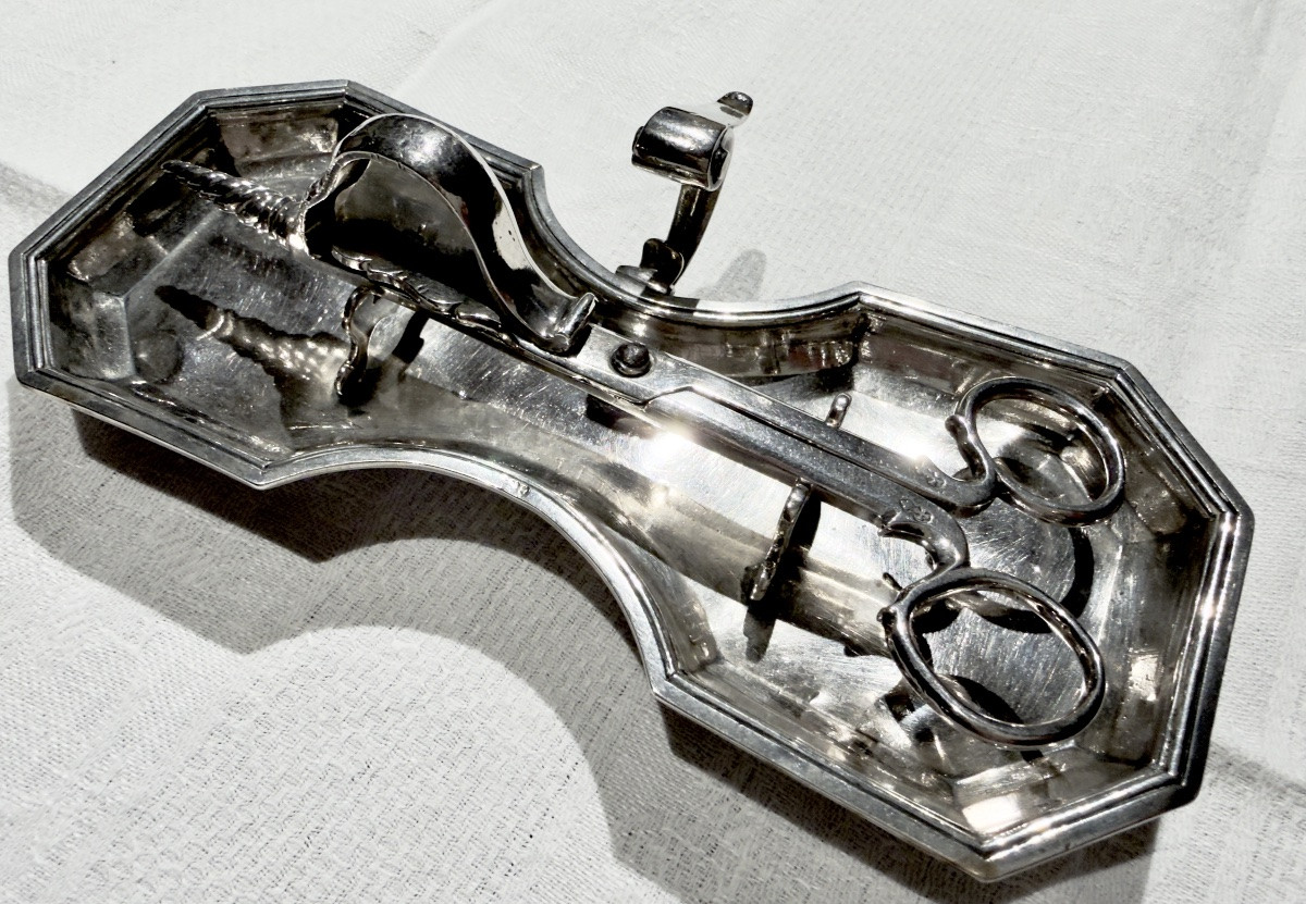 Toulouse 1714, Barthelemy Capdeville , Pair Of Snuffers With Their Original  Tray, Silver-photo-6